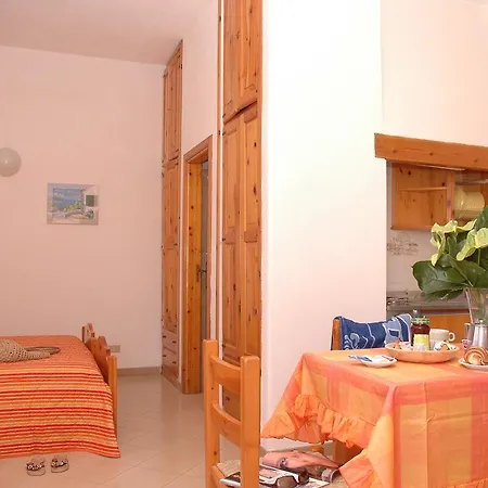 Tina Apartmanhotel 2*