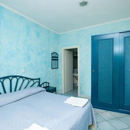 Lejlighedshotel Tina 2*